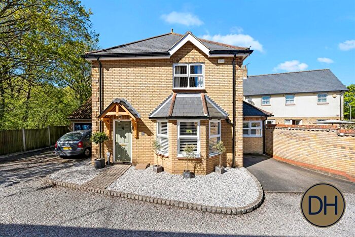 4 Bedroom Detached House For Sale In Thistle Close, SS15