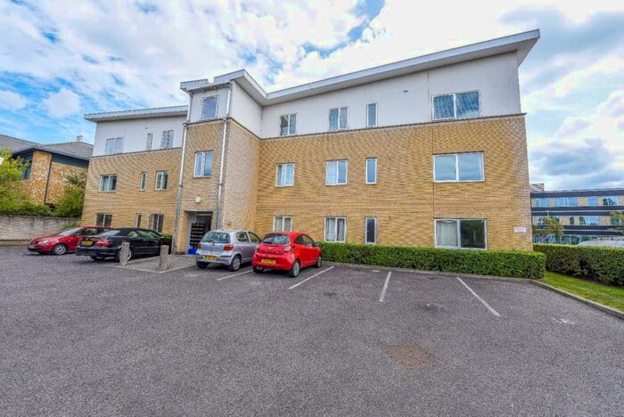 2 Bedroom Flat To Rent In Addlestone, Surrey, KT15