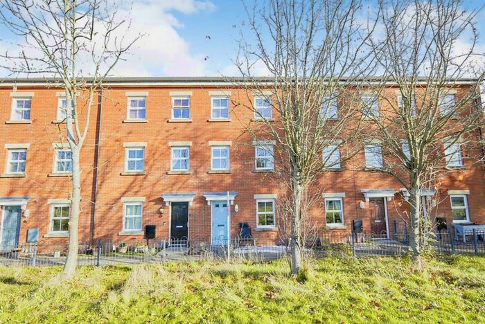 4 Bedroom Town House To Rent In Hamble Way, Hilton, Derby, DE65