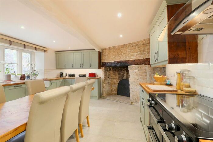 4 Bedroom Semi-Detached House To Rent In Church Road, Stroud, GL6
