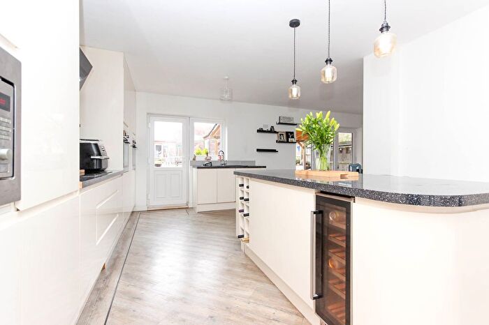4 Bedroom Detached House For Sale In The Drive, Wellingborough, NN8