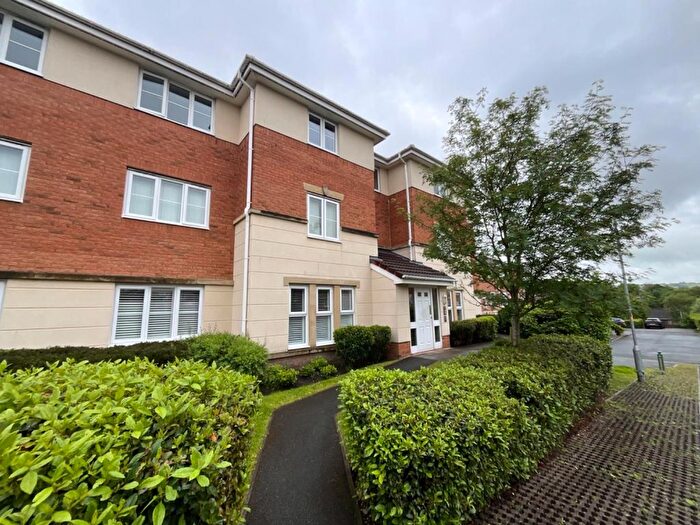 2 Bedroom Flat To Rent In Carrfield, Hyde, SK14