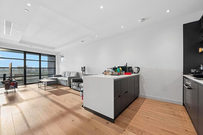 1 Bedroom Apartment For Sale In Bridgewater House, London City Island, E14