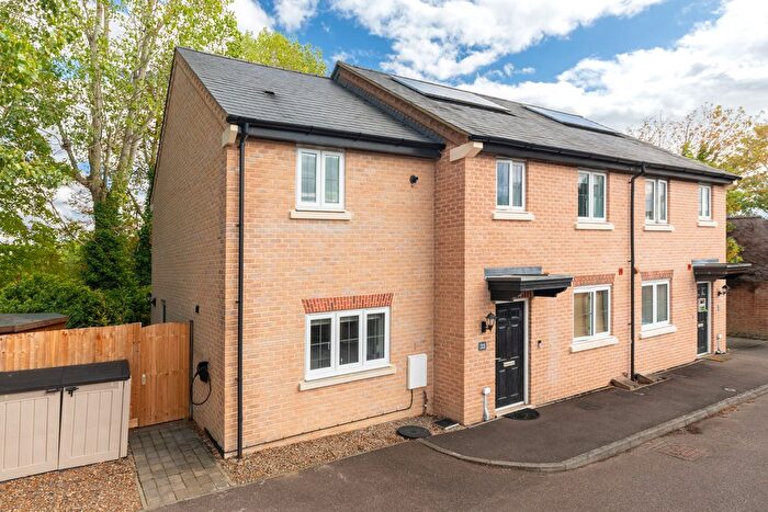 4 Bedroom Semi-Detached House For Sale In Orchard Close, Harston, CB22
