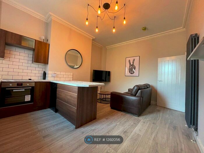 2 Bedroom Flat To Rent In Otley Road, Leeds, LS16