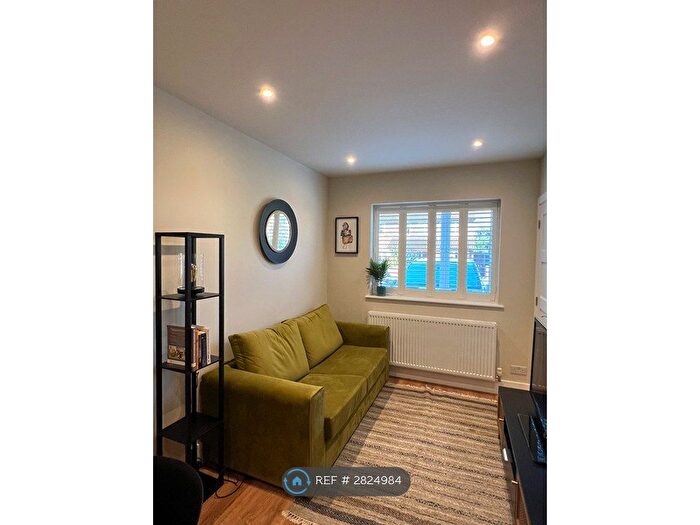 1 Bedroom Flat To Rent In Redfern Close, Cambridge, CB4