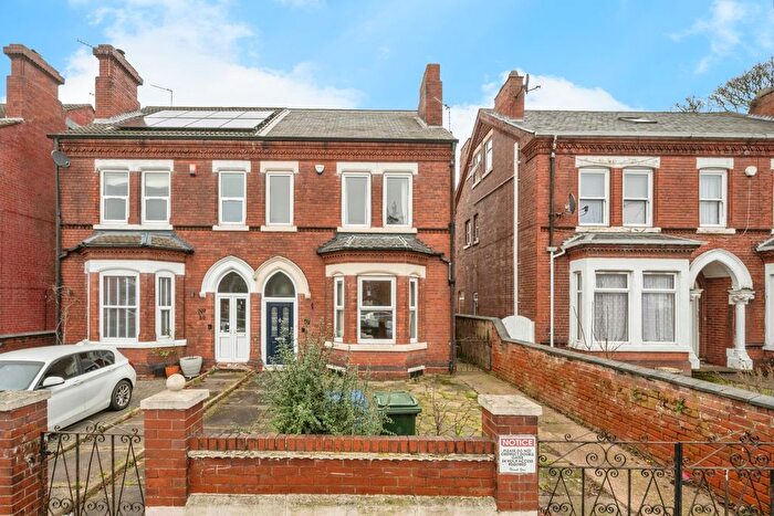 6 Bedroom Semi Detached House For Sale In St. Marys Road, Doncaster, South Yorkshire, DN1