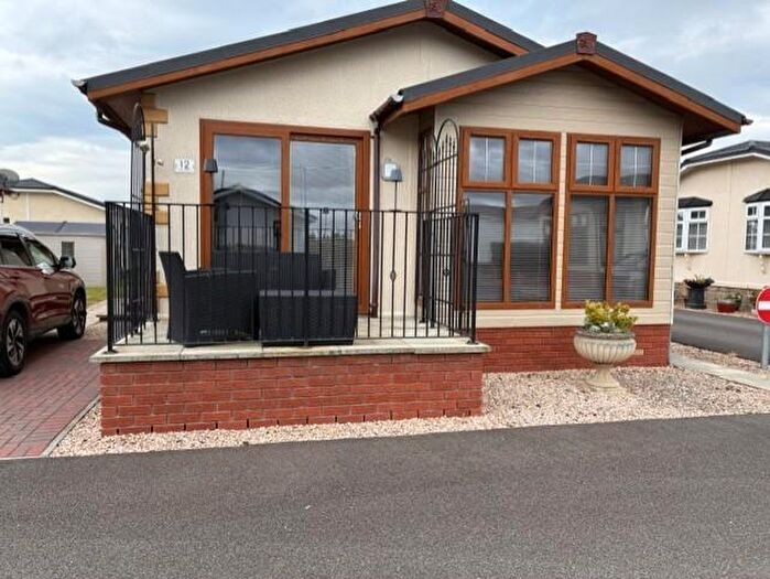 2 Bedroom Park Home For Sale In Leven Park, Kinross, KY13