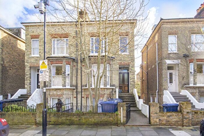 1 Bedroom Flat To Rent In Oxford Road, Ealing, W5