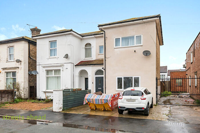 1 Bedroom Apartment For Sale In Gladstone Road, Croydon, CR0