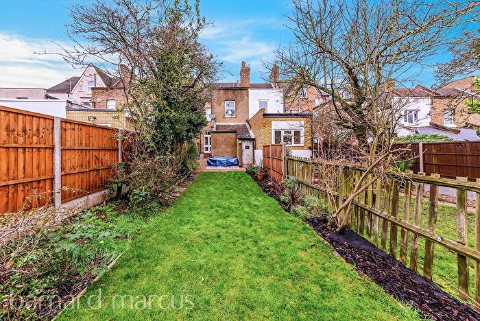 1 Bedroom Duplex To Rent In Lascotts Road, Wood Green, N22