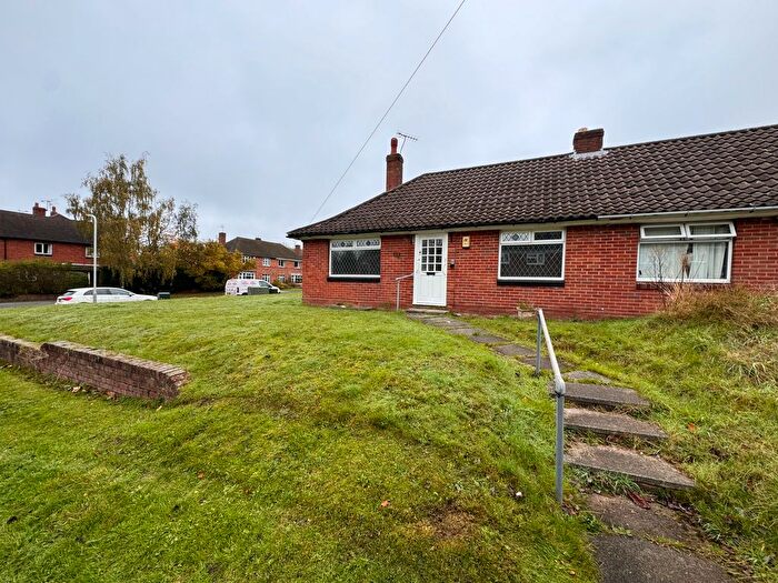 2 Bedroom Semi-Detached Bungalow To Rent In Kinfare Drive, Tettenhall Wood, Wolverhampton, WV6