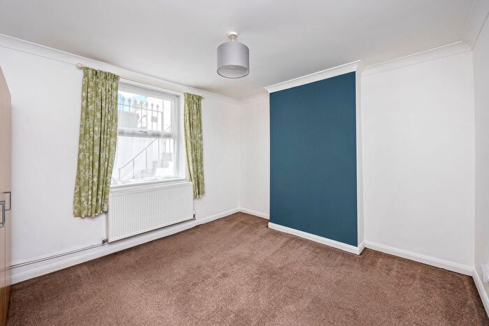 1 Bedroom Flat To Rent In Pevensey Road, Brighton, BN2