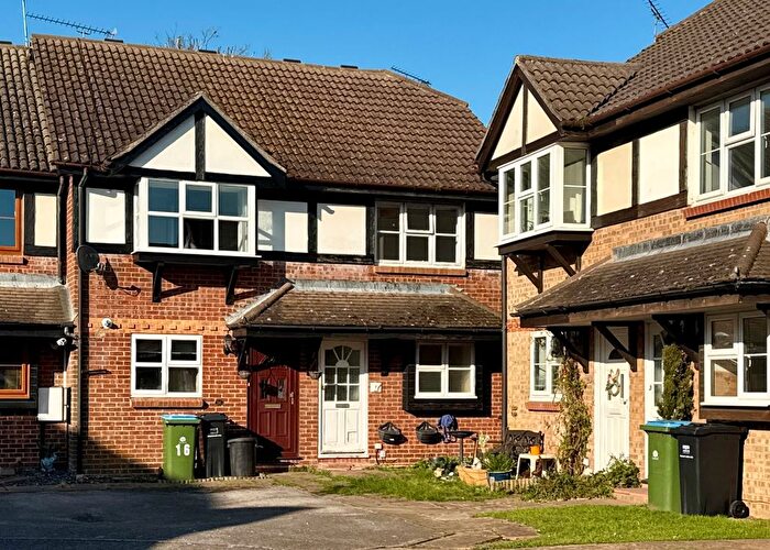 2 Bedroom Property To Rent In Grassmere Close, Littlehampton, BN17