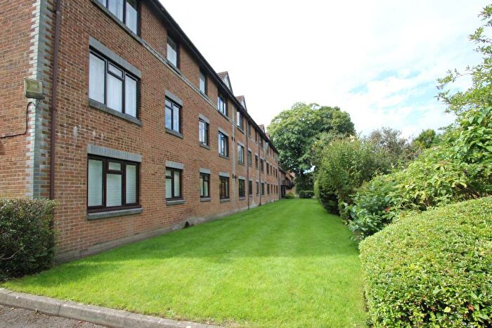 2 Bedroom Apartment To Rent In Woking, GU22