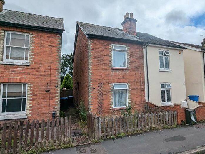 2 Bedroom Semi-Detached House To Rent In Woking, GU21