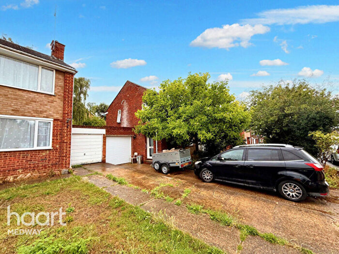 3 Bedroom Semi-Detached House For Sale In Grasmere Grove, Rochester, ME2