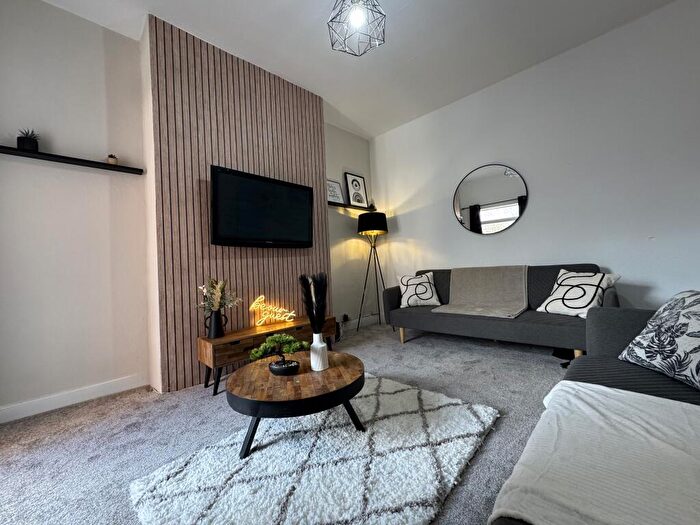 6 Bedroom House To Rent In Pershore Road, Selly Park, West Midlands, B29