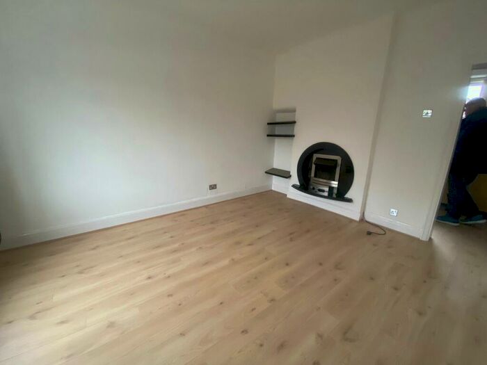 3 Bedroom House To Rent In Briarwood Avenue, Droylsden, M43