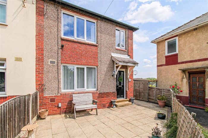 3 Bedroom End Of Terrace House For Sale In North Avenue, Horbury, Wakefield, WF4
