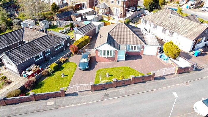 3 Bedroom Detached Bungalow For Sale In Midhurst Close, Packmoor, Stoke-On-Trent, ST7