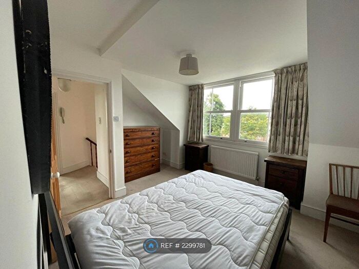 1 Bedroom End Of Terrace House To Rent In Adolphus Road, London, N4