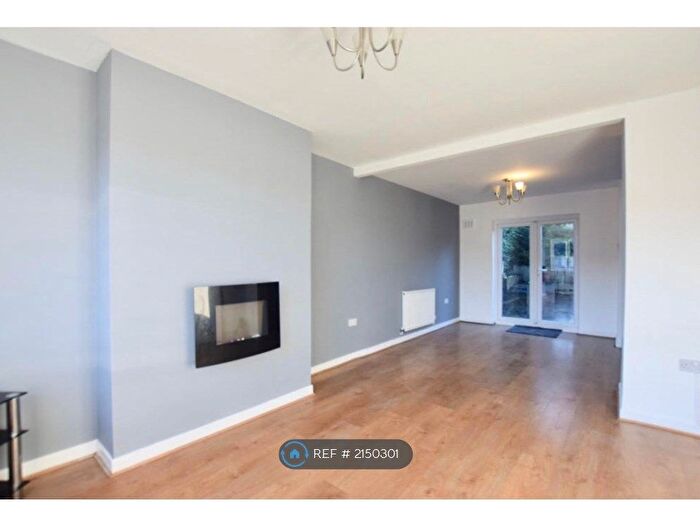 3 Bedroom Terraced House To Rent In Sherington Avenue, Coventry, CV5