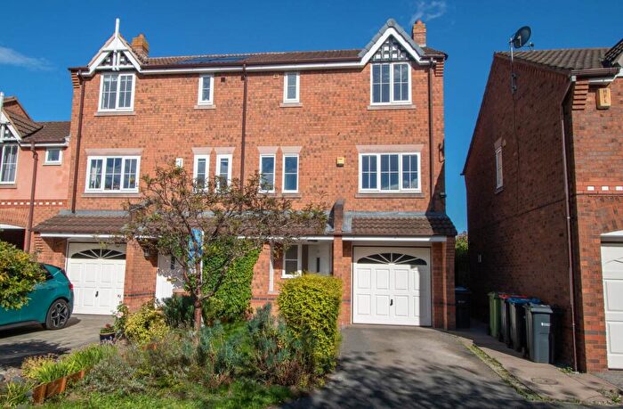 4 Bedroom Terraced House For Sale In Williams Close, Chester, CH2