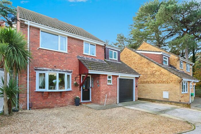 4 Bedroom Detached House For Sale In Bettiscombe Close, Canford Heath, Poole, Dorset, BH17