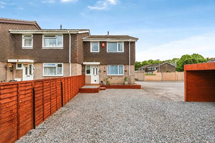 4 Bedroom End Of Terrace House For Sale In Denny Close, Fawley, Southampton, SO45