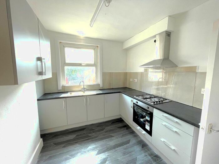 3 Bedroom Flat To Rent In Harrow, Middlesex, HA3