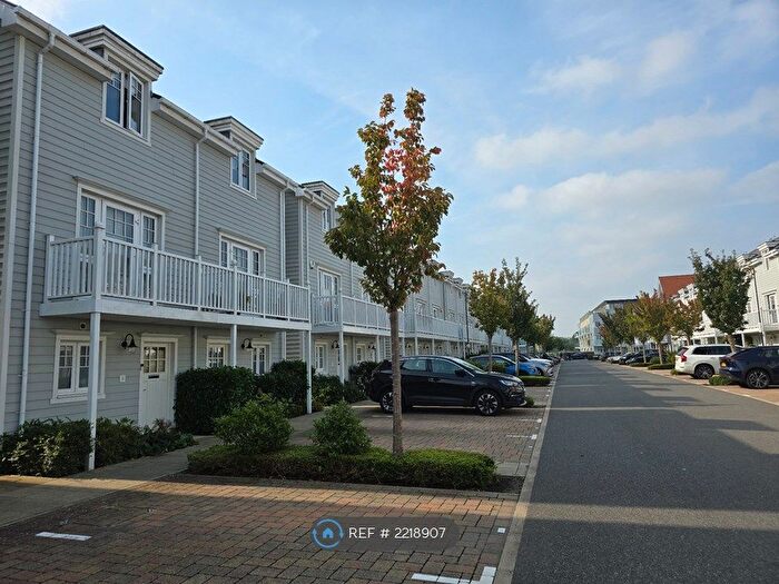 4 Bedroom Terraced House To Rent In Champlain Street, Reading, RG2