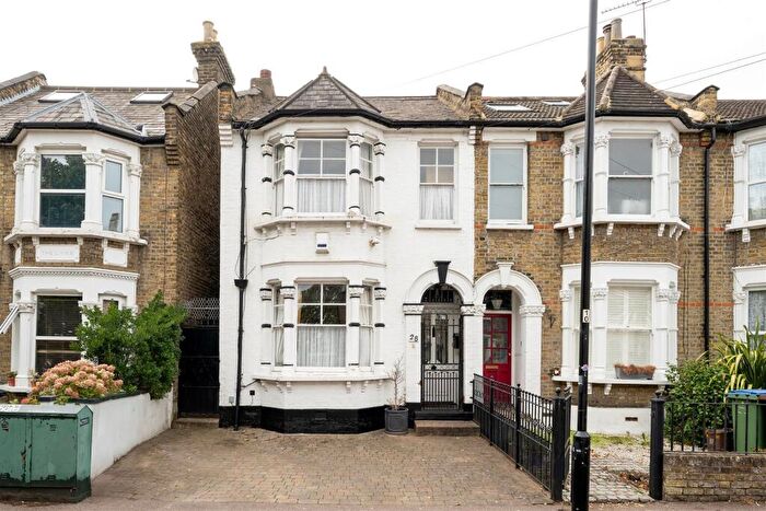 3 Bedroom End Of Terrace House For Sale In Woodhouse Road, Wanstead, E11