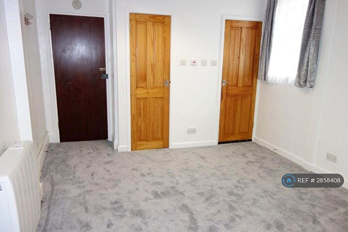 Studio To Rent In Alexandra Road, Mutley, Plymouth, PL4