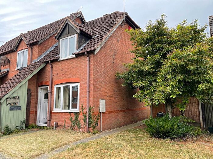 2 Bedroom End Terrace House To Rent In Braddock Close, Lenton, Nottingham, NG7
