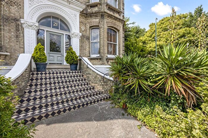 2 Bedroom Flat For Sale In Wilbury Road, Hove, East Sussex, BN3