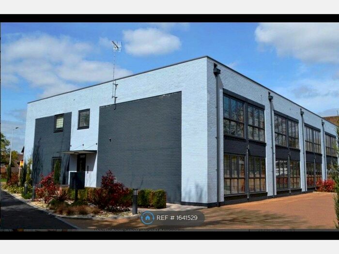 2 Bedroom Flat To Rent In Kelvin Road, Newbury, RG14