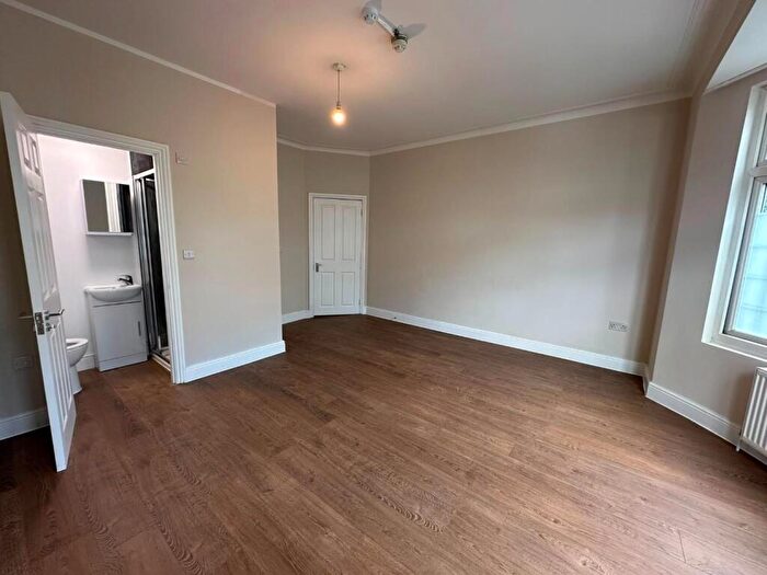 7 Bedroom House To Rent In Muswell Hill Broadway, London, N10