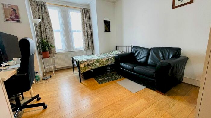 1 Bedroom Flat To Rent In Herga Road, Harrow And Wealdstone HA3