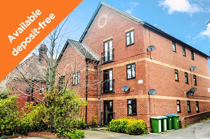 Flat To Rent In Thorold Road, Bitterne Park, Southampton, Hampshire, SO18