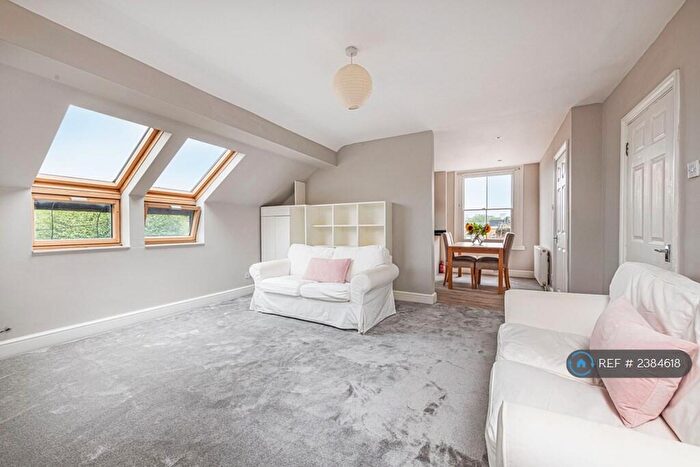 1 Bedroom Flat To Rent In Bolingbroke Grove, London, SW11