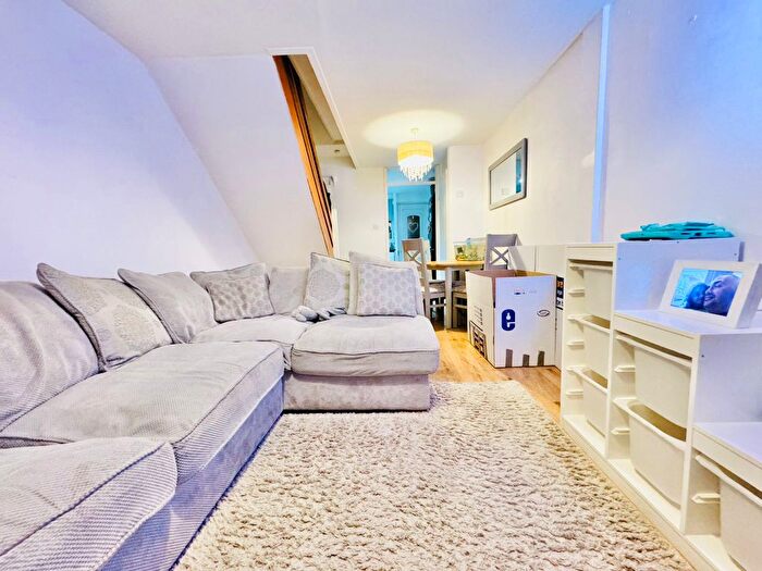 2 Bedroom End Of Terrace House To Rent In Stapleford Close, London, E4