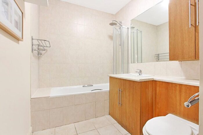 1 Bedroom Flat To Rent In Chartfield Avenue, Putney, SW15