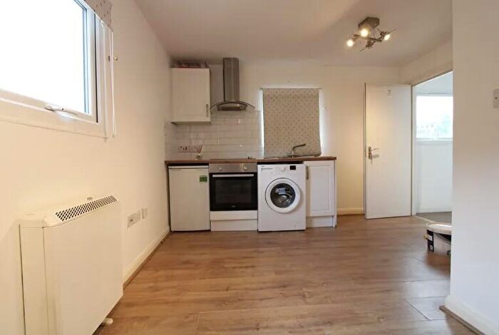 Studio To Rent In Cranfield Close, Lambeth, London, SE27