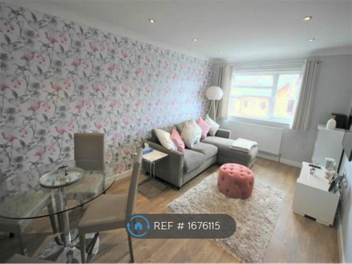 1 Bedroom Flat To Rent In Thornton House, London, E11