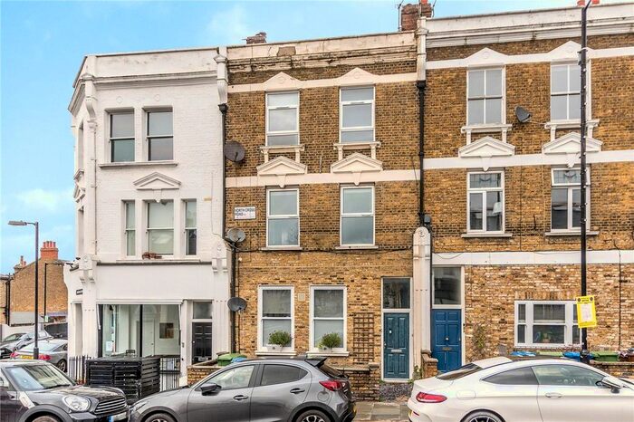 2 Bedroom Flat To Rent In North Cross Road, East Dulwich, London SE22