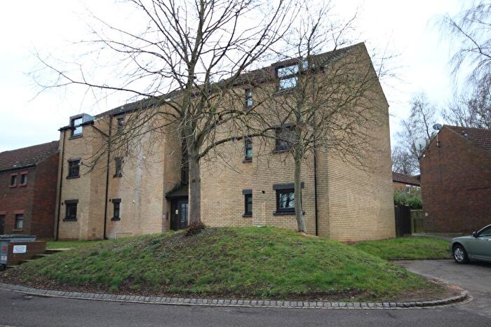 2 Bedroom Flat To Rent In Crickley Crescent, Briar Hill, Northampton, NN4