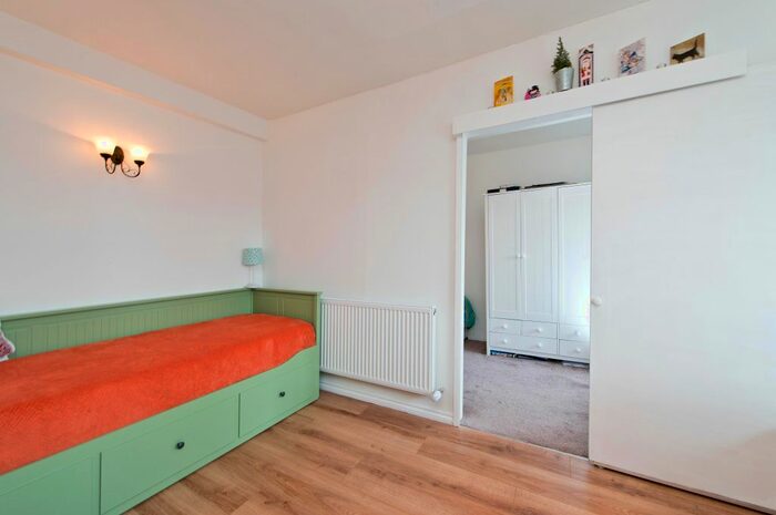 1 Bedroom Flat To Rent In Sinclair Gardens, Brook Green, London, W14