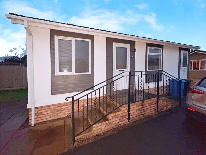 1 Bedroom Park Home To Rent In Featherstone Park, New Road, Featherstone, Wolverhampton, WV10