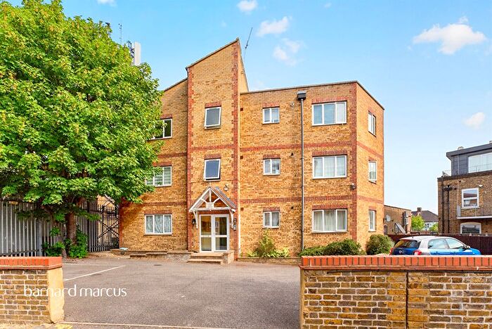 1 Bedroom Flat For Sale In Cranbrook Lane, London, N11